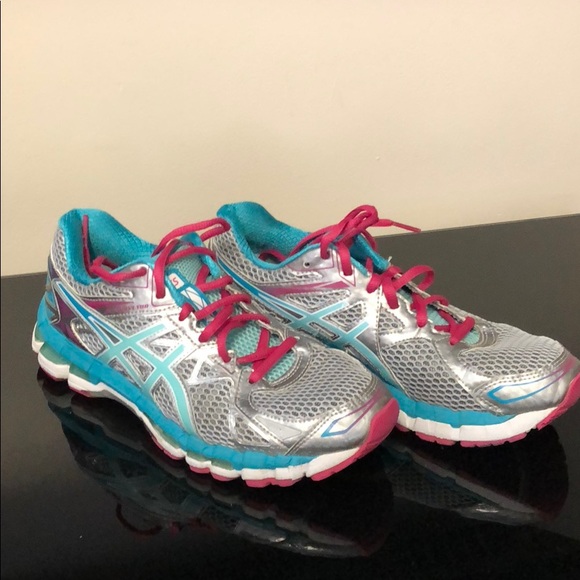 dynamic duomax sneakers